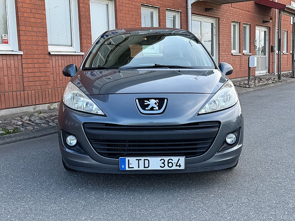 Peugeot 207 SW 17 of 17