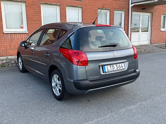 Peugeot 207 SW 11 of 17