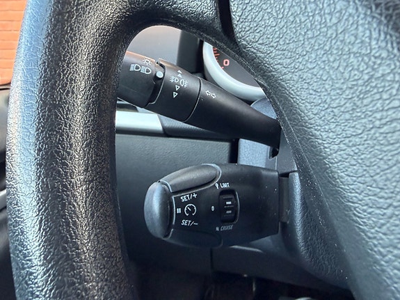 Peugeot 207 SW 10 of 17