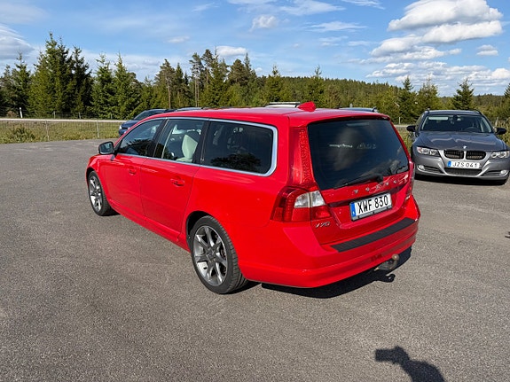 Volvo V70 3 of 5