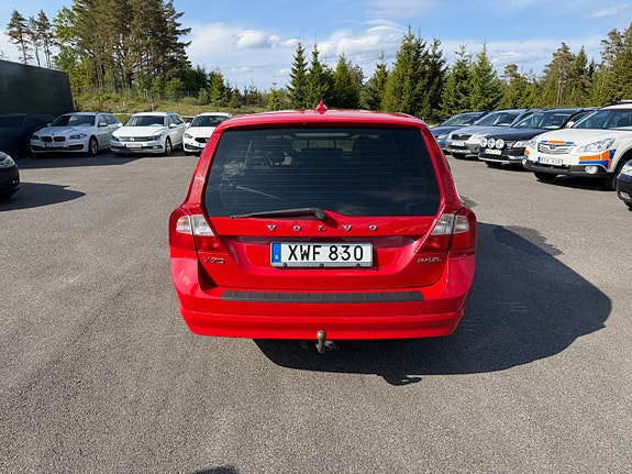 Volvo V70 4 of 5