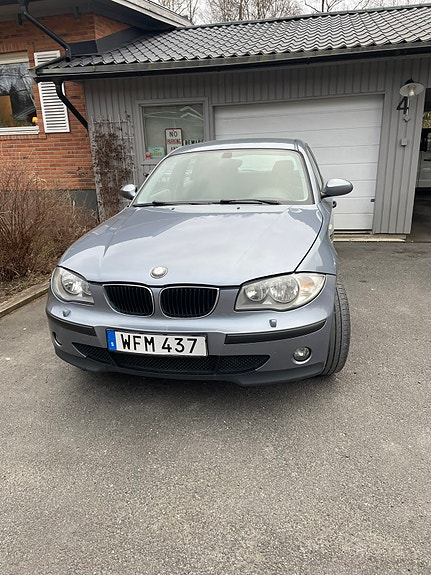 BMW 116i 4 of 5