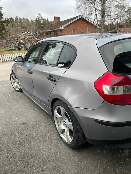 BMW 116i 2 of 5