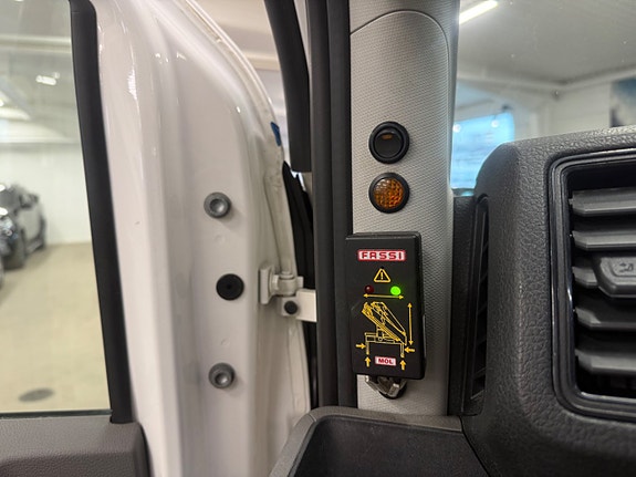Volkswagen Crafter 16 of 16