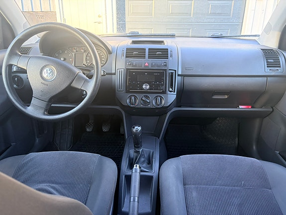 Volkswagen Polo 3 of 5