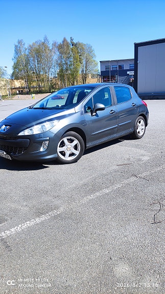 Peugeot 308 2 of 11