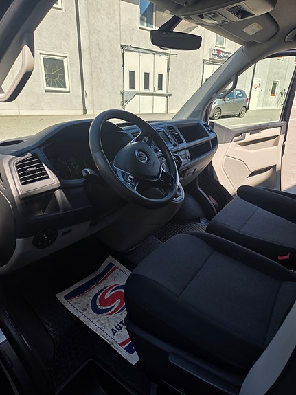 Volkswagen Transporter 2 of 8