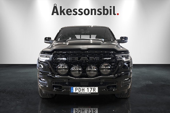 Dodge RAM 1500 2 of 16
