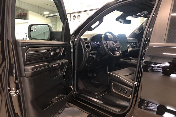 Dodge RAM 1500 9 of 16