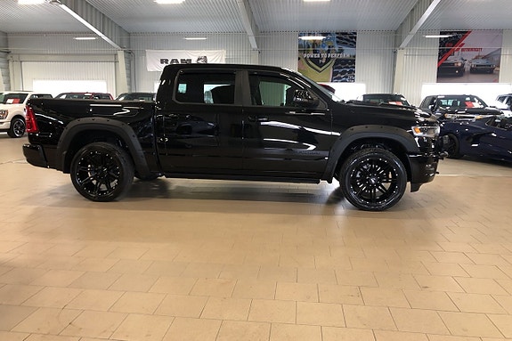 Dodge RAM 1500 3 of 16