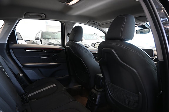 BMW 218d 12 of 21