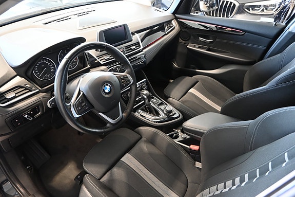 BMW 218d 7 of 21
