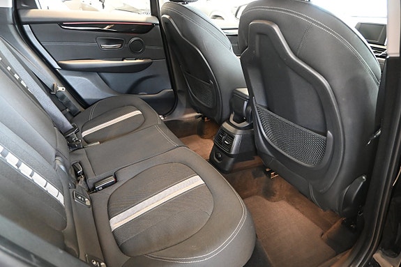 BMW 218d 13 of 21