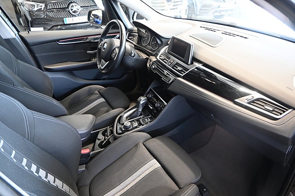 BMW 218d 10 of 21