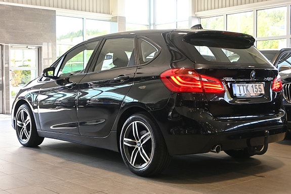 BMW 218d 3 of 21