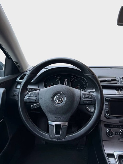 Volkswagen Passat 10 of 20