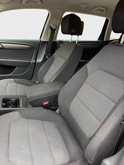 Volkswagen Passat 8 of 20