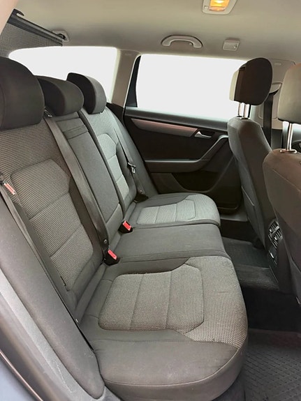 Volkswagen Passat 16 of 20