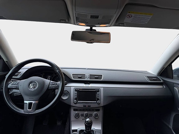 Volkswagen Passat 9 of 20