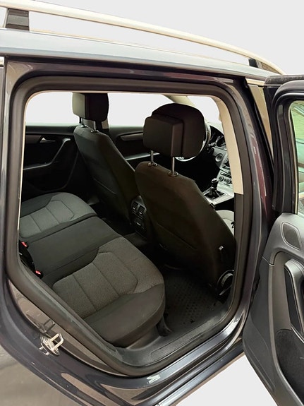 Volkswagen Passat 17 of 20