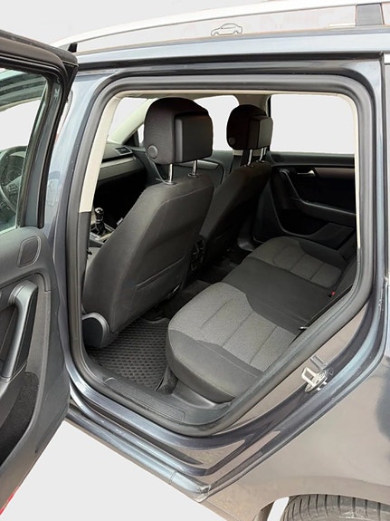 Volkswagen Passat 7 of 20