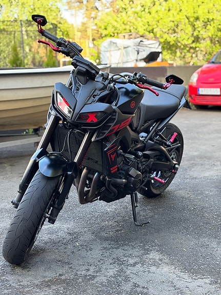 Yamaha MT-09 5 of 6