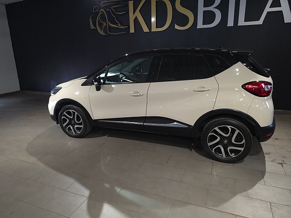 Renault Captur 3 of 5