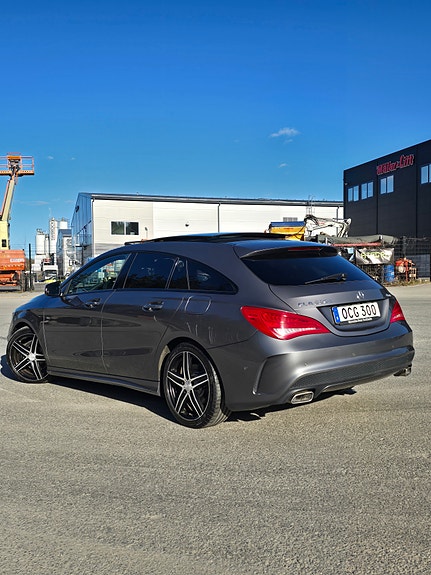 Mercedes-Benz CLA220 d 3 of 5