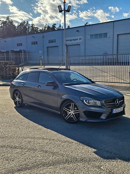 Mercedes-Benz CLA220 d 2 of 5