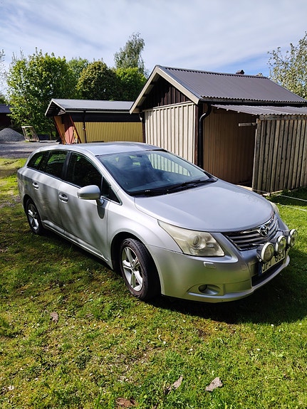 Toyota Avensis 5 of 5