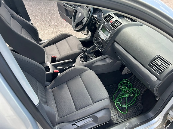 Volkswagen Golf V 7 of 13