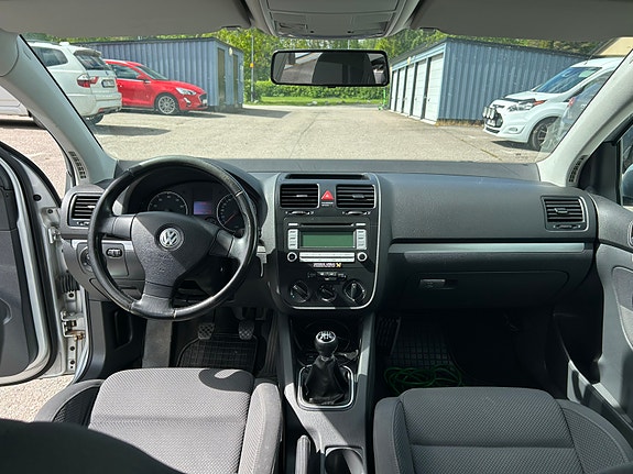 Volkswagen Golf V 9 of 13