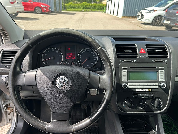 Volkswagen Golf V 10 of 13
