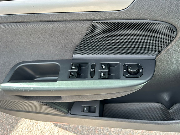 Volkswagen Golf V 12 of 13
