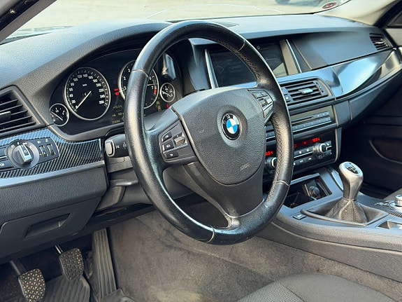 BMW 523i 15 of 24