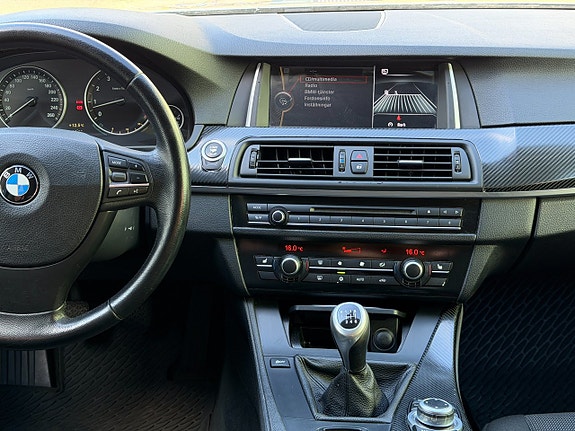 BMW 523i 16 of 24