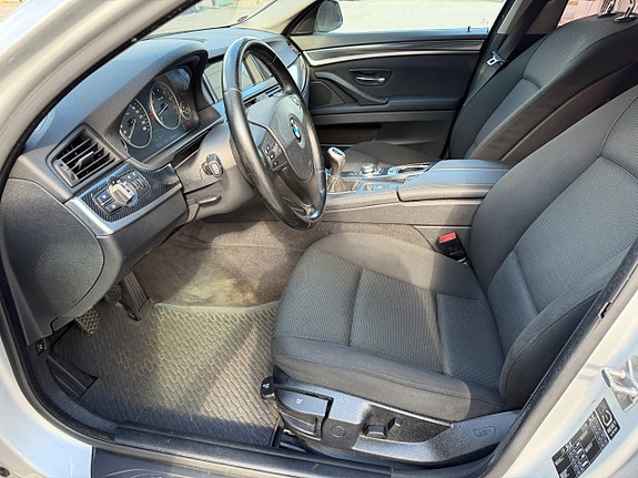 BMW 523i 9 of 24