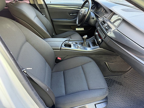 BMW 523i 11 of 24