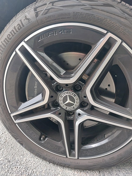 Mercedes-Benz A250 e 2 of 5