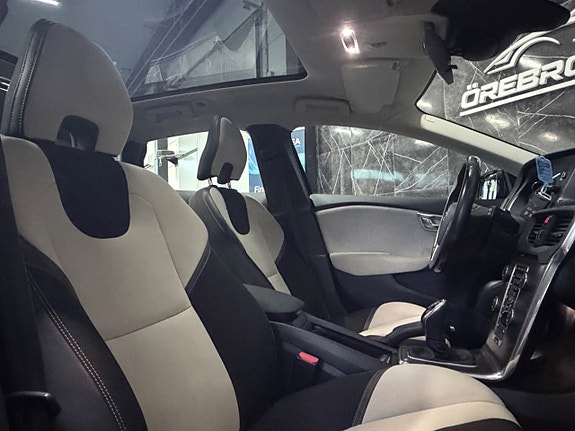 Volvo V40 Cross Country 17 of 26