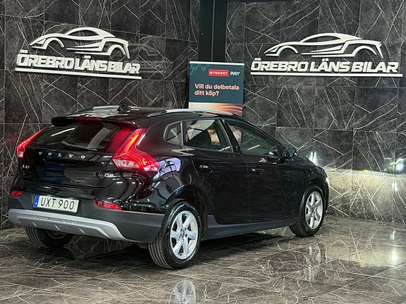 Volvo V40 Cross Country 7 of 26