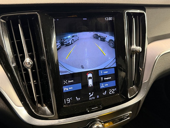 Volvo V60 Cross Country 15 of 25