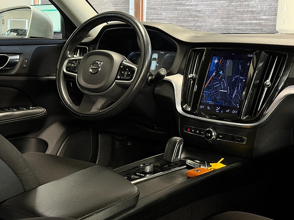 Volvo V60 Cross Country 12 of 25