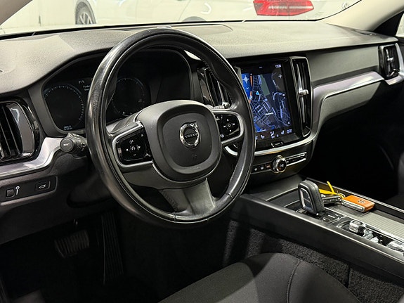 Volvo V60 Cross Country 11 of 25