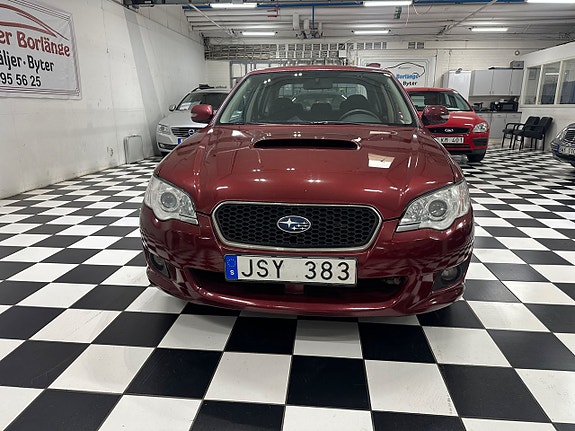 Subaru Legacy 3 of 5
