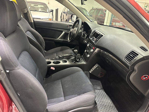 Subaru Legacy 10 of 13