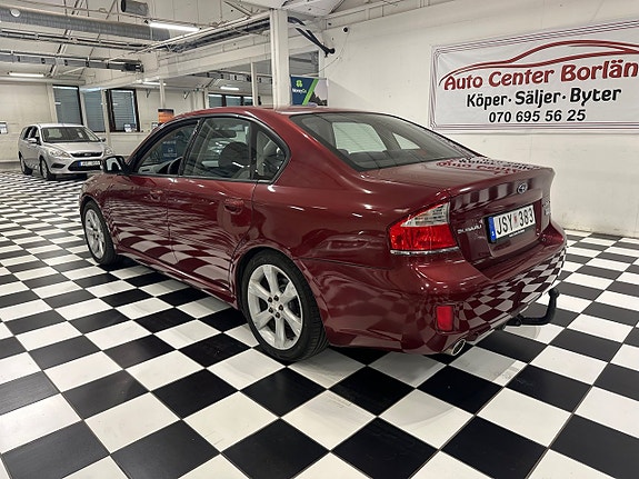 Subaru Legacy 4 of 5