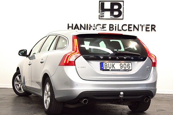Volvo V60 8 of 27