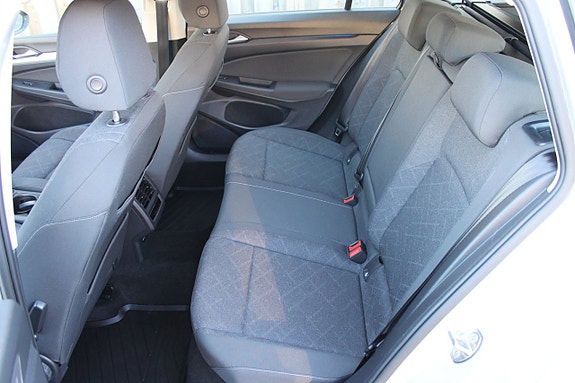 Volkswagen Golf VIII 7 of 10
