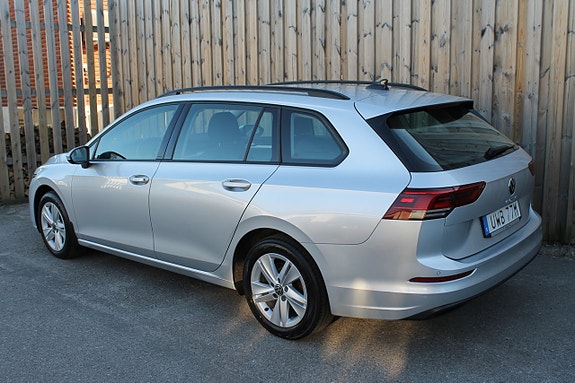 Volkswagen Golf VIII 3 of 10